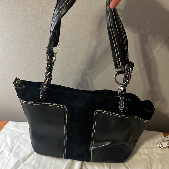 Etienne Aigner black leather shoulder purse (15” x 10.5” x  6”) - Picture 3 of 12